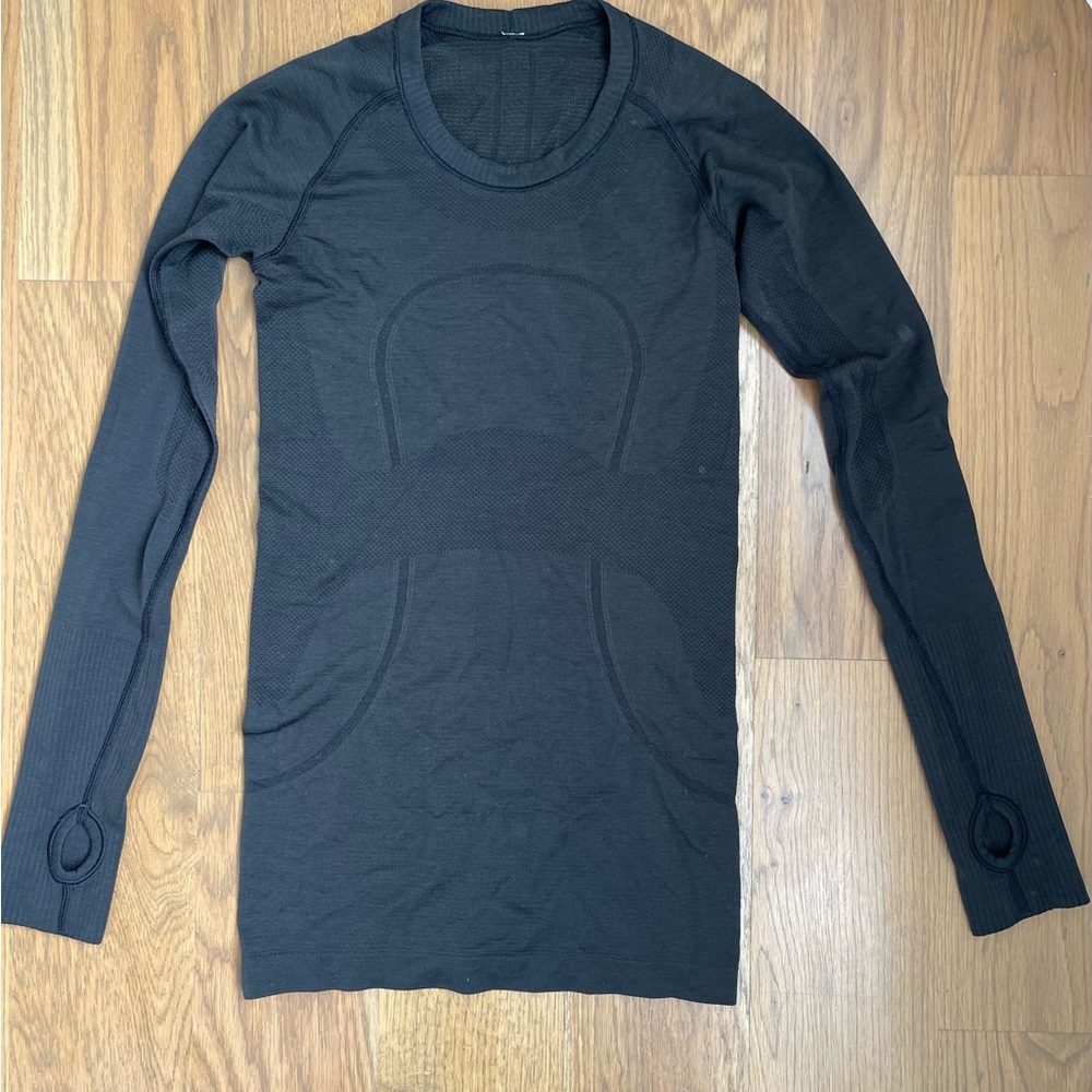 Lululemon Run Swiftly Long Sleeve size 4